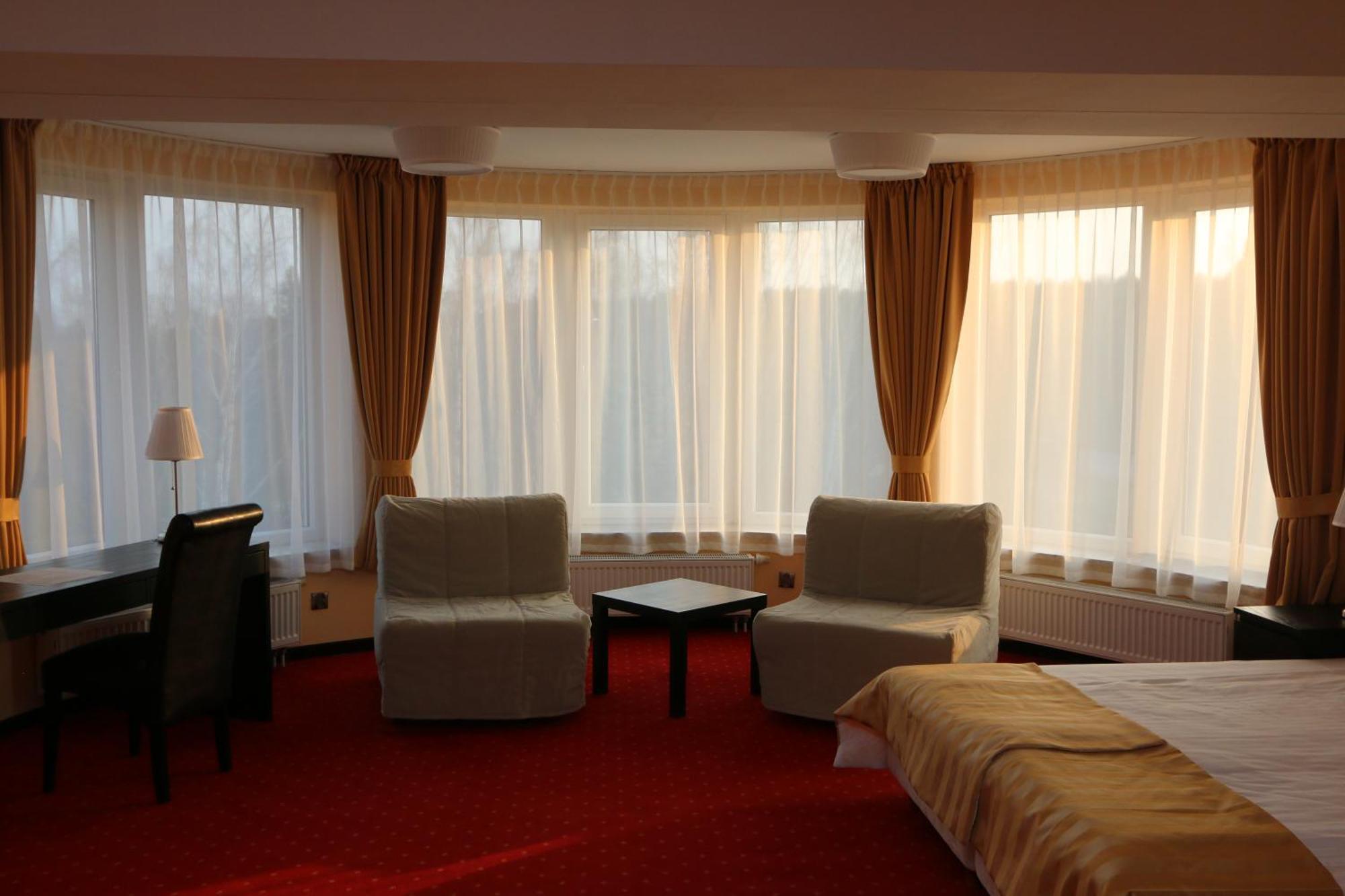 Cztery Wiatry Aparthotel Korytnica  Exterior foto